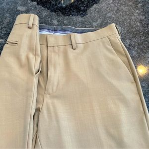Haggar premium dress pants. 34x32. Tan.